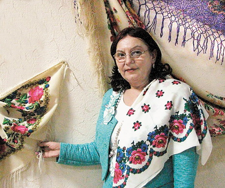 Людмила Грабовенко мріє створити музей хустки. Фото з сайту gazeta.ua
